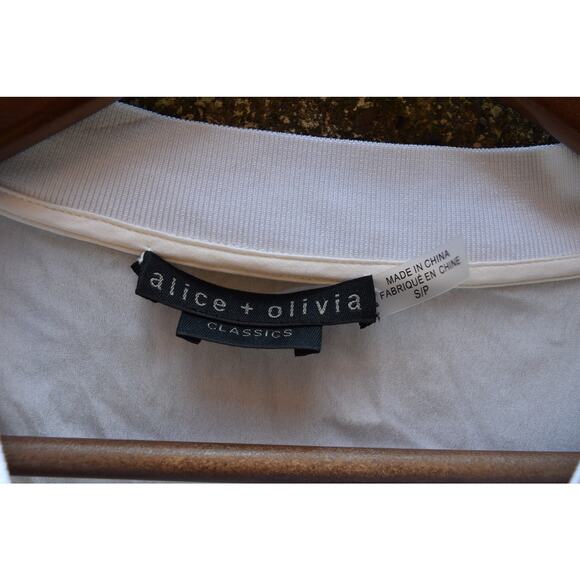 Alice + Olivia Classics White Silk Blend Short Sleeve Tee – Size S - Picture 4 of 4